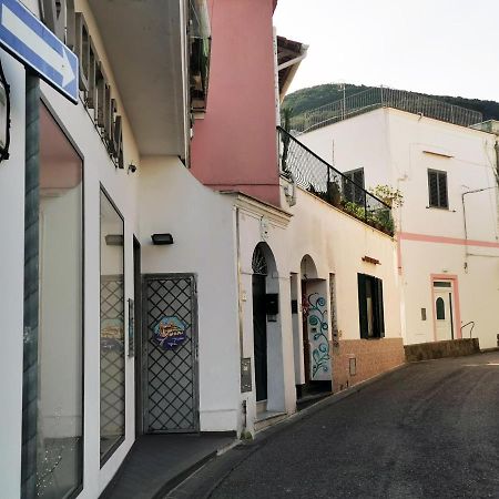 La Casetta Al Porto Ísquia Exterior foto