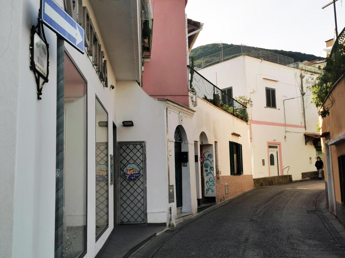 La Casetta Al Porto Ísquia Exterior foto